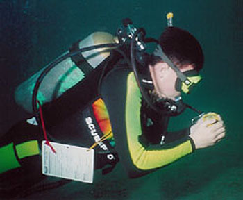 Advanced Diver learning Navigation Skills